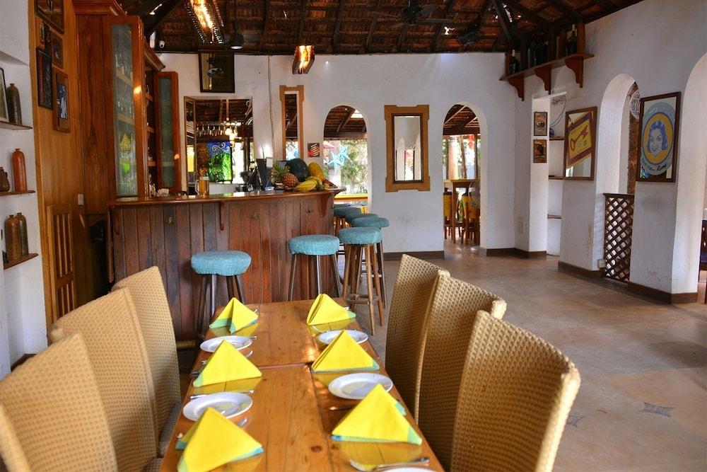 Cavala The Seaside Resort Baga Ngoại thất bức ảnh